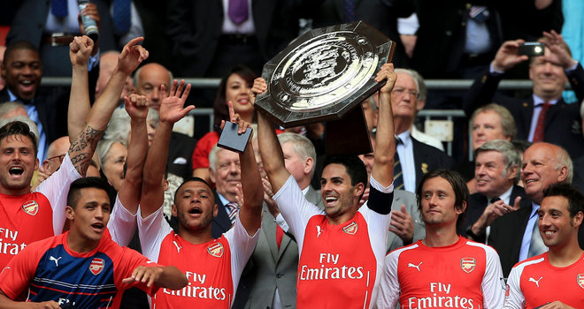 arsenal-captain-mikel-arteta-celebrates-with-the-trophy-during-community-shield 3188342