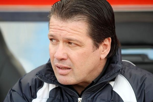 Δύο «πονοκέφαλοι» για τον Παπαδόπουλο