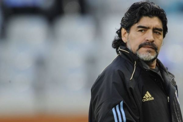 Ρετρό ιστορίες: Ντιέγκο Μαραντόνα, 52 κεράκια για ένα θρύλο! (photos+videos)