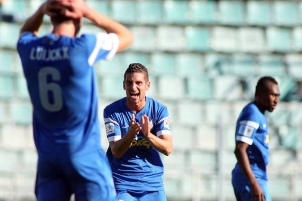 Νίκη Βόλου: Απόντες Ροτζέριο, Ίβενς
