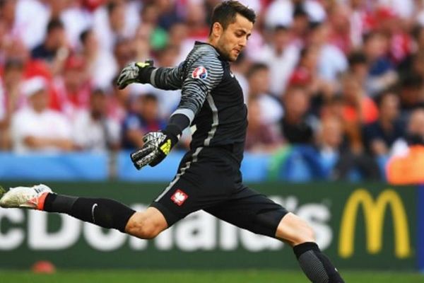 Euro 2016: Απίστευτη απόκρουση στην παράταση του Φαμπιάνσκι! (video)