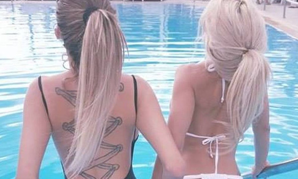 Καυτές Ελληνίδες ποζάρουν στην πισίνα και προκαλούν εγκεφαλικά! (photos)