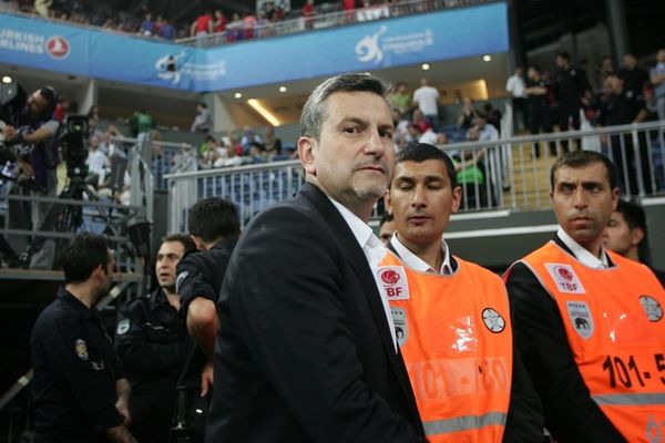 Μπουντούτσνοστ: Στο… τιμόνι ο Ζούρος