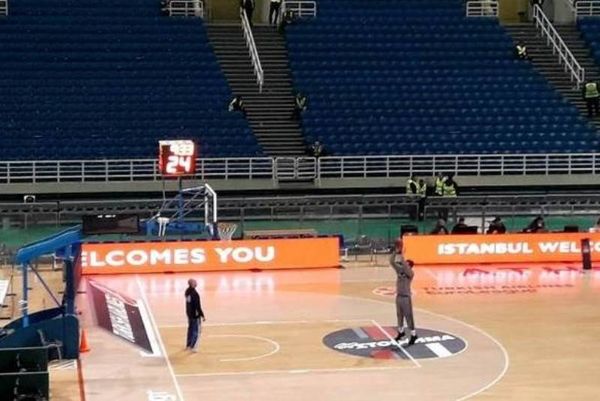 Δεν κρατιέται ο Αλεσάντρο! (video)