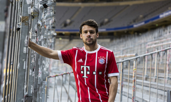 Η adidas Football παρουσιάζει τη νέα εντός έδρας εμφάνιση της FC Bayern Munich για τη σεζόν 2017/18