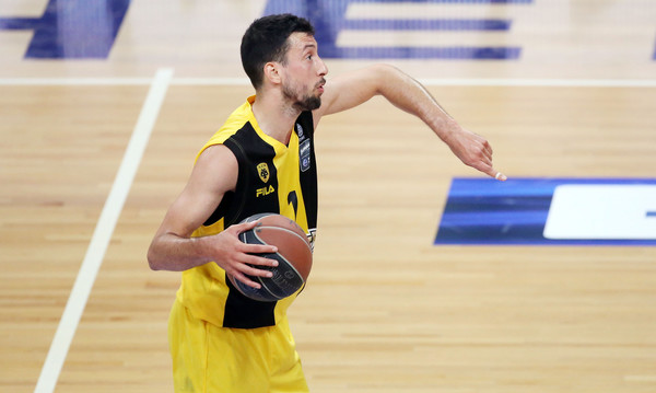 Χωρίς Ούκιτς και Μακ Γκραθ η ΑΕΚ