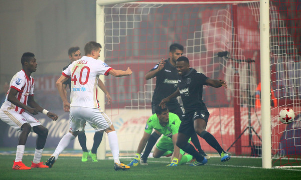 Ολυμπιακός-ΠΑΟΚ 1-0: Το πήρε με... καραμπόλα Ένχελς και έβαλε «φωτιά» στην κορυφή!