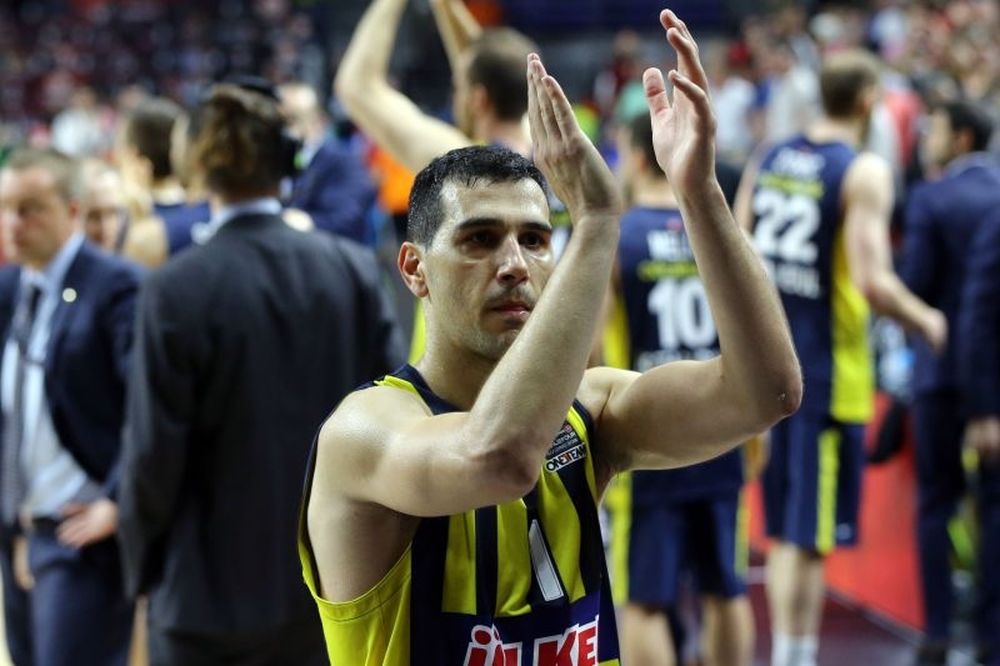 μεγάλο μαύρο κώλο σκατά μεγάλο πουλί